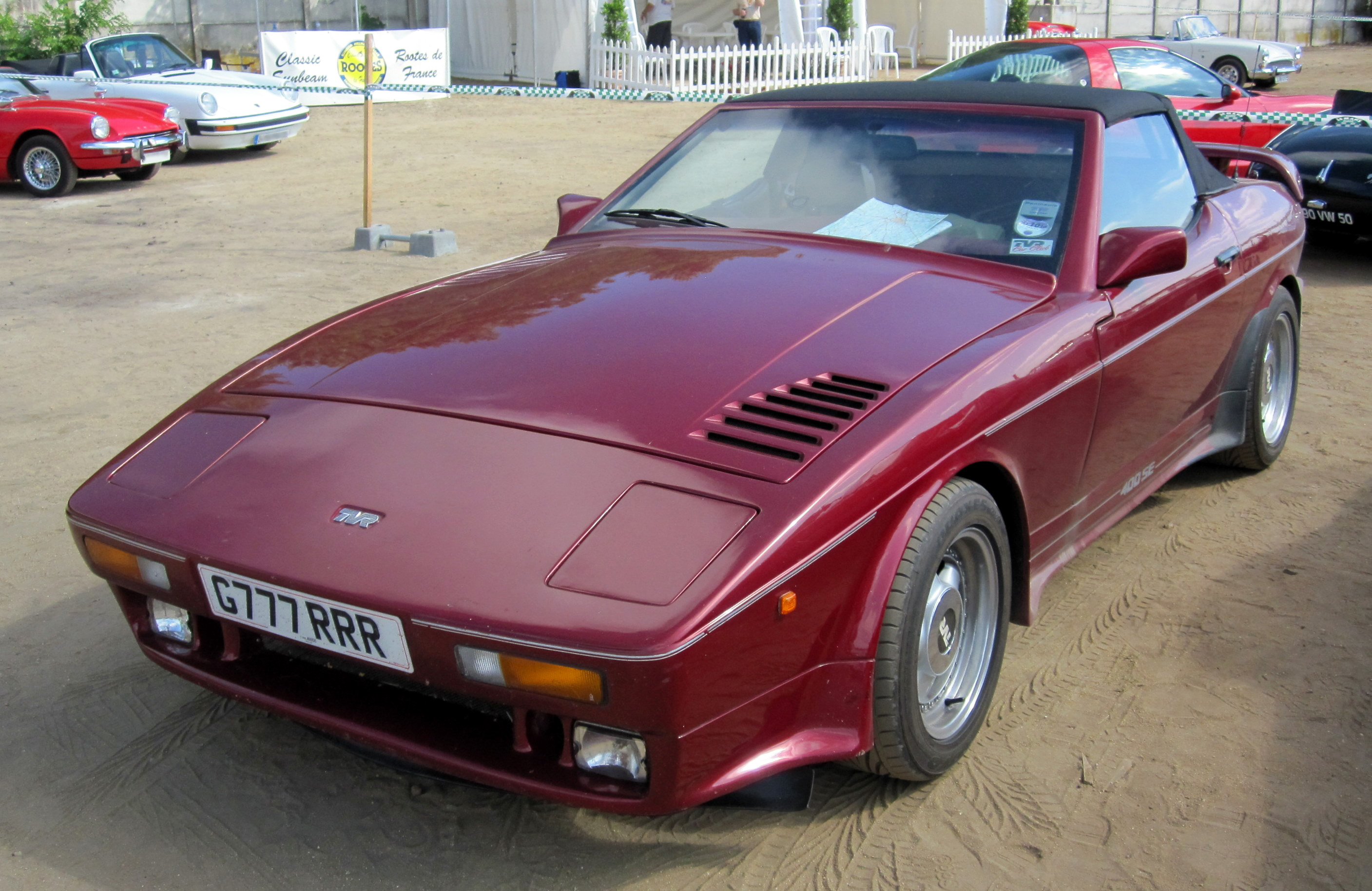 TVR 400
