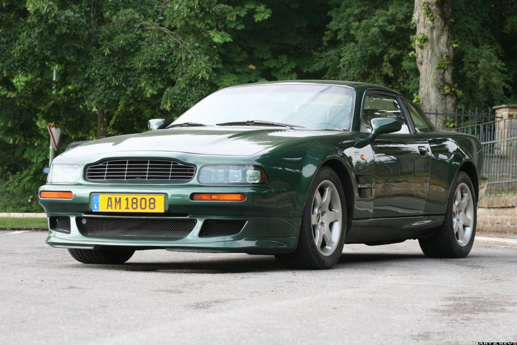 ASTON MARTIN VIRAGE купе