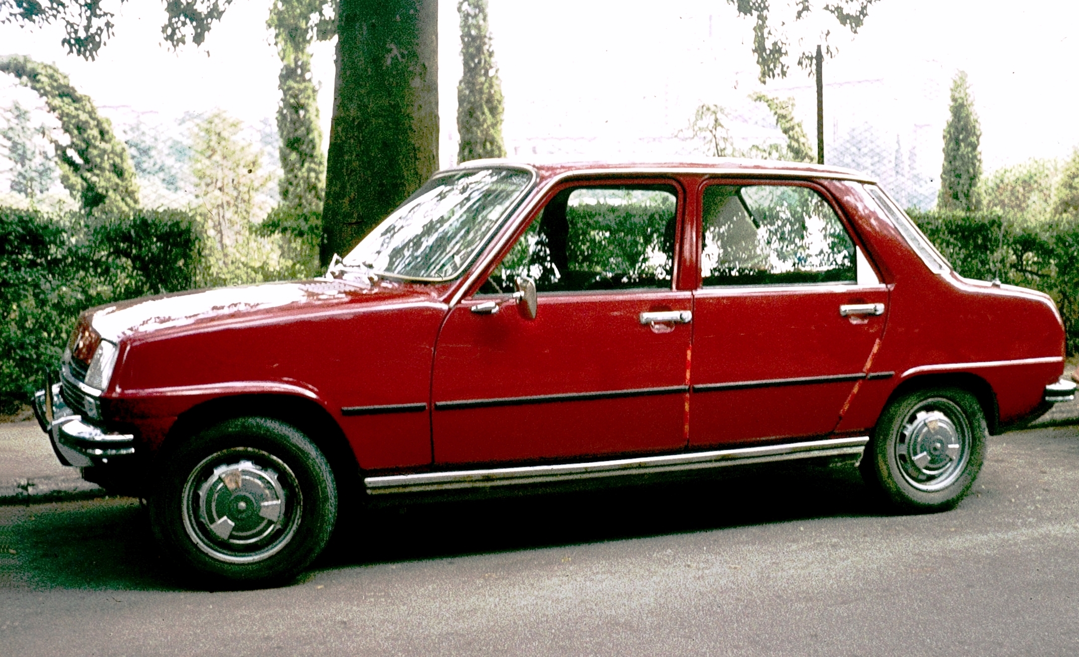 RENAULT 7 седан (124_)