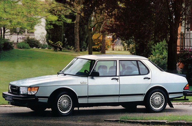 SAAB 900   (AC4, AM4)